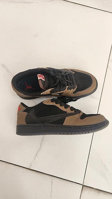 low ii: Мужские кроссовки, 38, Nike, Б/у, цвет - Черный, Самовывоз — 1