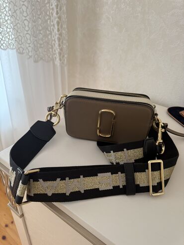 Çantalar: Çiyin çantası, Marc Jacobs, İşlənmiş