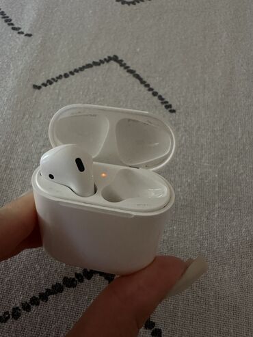 qulaqliq: İşlənmiş Simsiz (Bluetooth) Qulaqcıqlar, Apple, rəng - Ağ