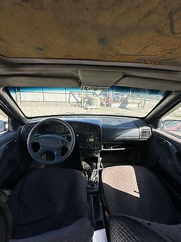 golf plus: Volkswagen Passat: 1995 г., 1.8 л, Механика, Бензин, Седан — 4