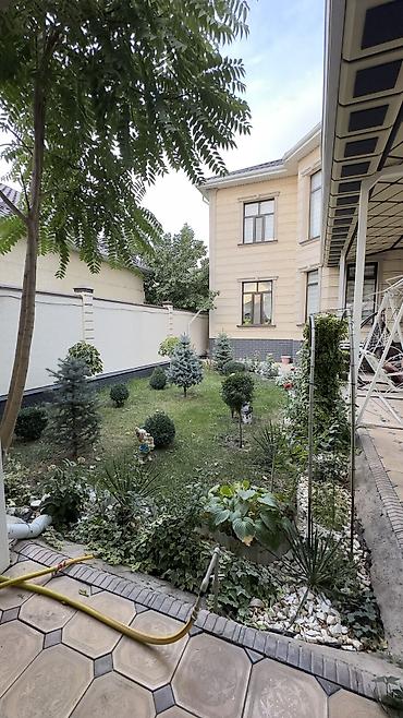 Продажа коттеджей и домов: 6 комнат и более, 180 м², 4 соток, Бишкек, Агентство недвижимости at lalafo.kg — 26 Продажа коттеджей и домов: 6 комнат и более, 180 м², 4 соток, Бишкек, Агентство недвижимости — 26