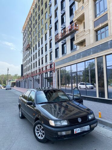 шыны r14: Volkswagen Passat: 1993 г., 1.8 л, Механика, Газ, Седан