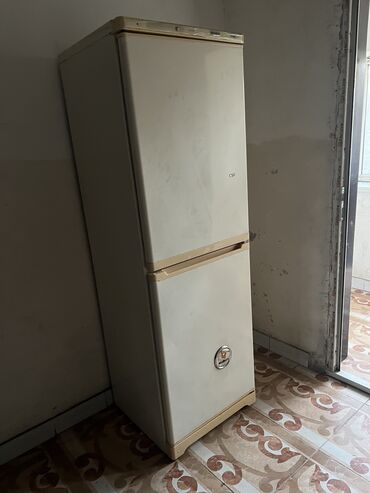 холодильник indezit: Холодильник Б/у, Двухкамерный, 90 * 2000 * 60