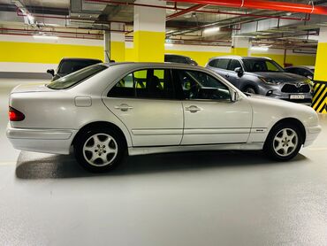 Mercedes-Benz: Mercedes-Benz E 220: 2.2 l | 2001 il Sedan — 20
