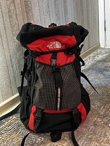 мужская рюкзак: Аренда Рюкзак 600 сом, очень удобная и вместимая 60л, имеет несколько
