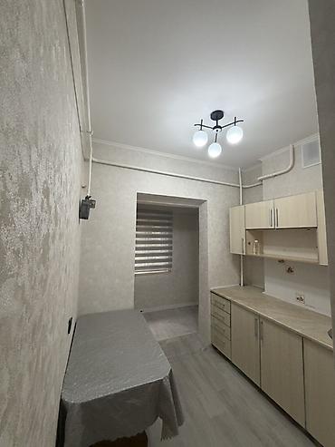 flat osh: 📢 Срочно продается 1-комнатная квартира! 🏠 105 серия 📐 Площадь: 35 м² — 5