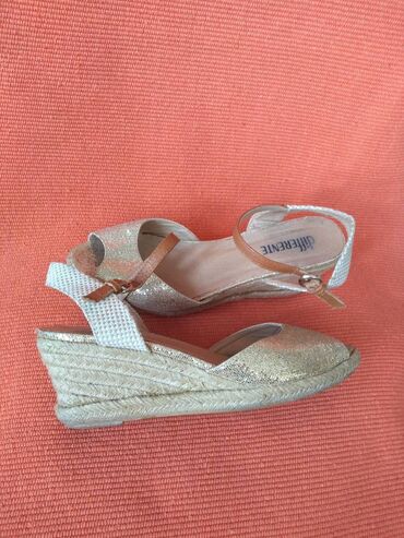 zlatne sandalice perla br: Sandals, Dior, 40