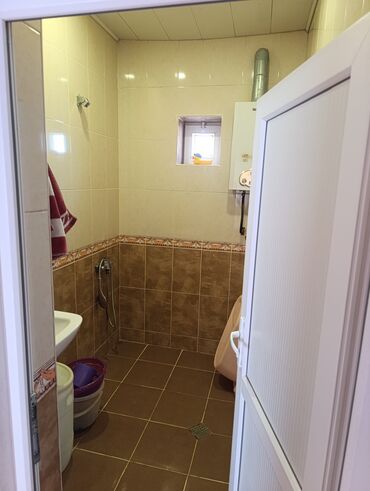 Həyət evləri və villaların satışı: 3 otaqlı, 90 kv. m, Kredit yoxdur, Orta təmir — 8