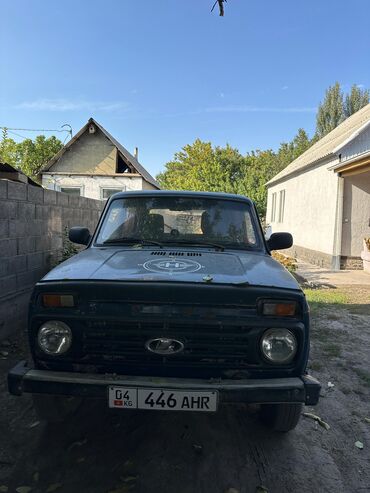 продаю авто в аварийном состоянии: ВАЗ (ЛАДА) 4x4 Niva: 2001 г., 1.7 л, Механика, Бензин, Жол тандабас