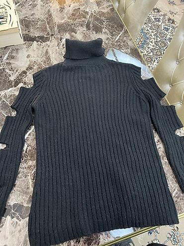 Kurtkalar: Usaq geyimleri satilir.6/7 yaşa — 7
