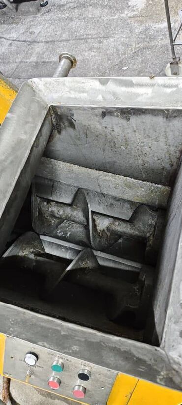 Производство молочных продуктов: Продается несколько позиций упаковщиков для молочного цеха. 1) — 3