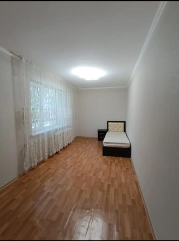 квартиры по суточно мкр: 3 комнаты, 58 м², 104 серия, 2 этаж, Косметический ремонт