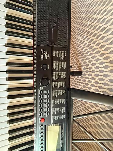 elektron galyan: Elektron piano təzə kimidi az istifadə olunub üzərində yeni pedal var — 2