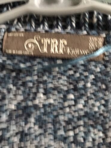 Kardiqanlar, jaketlər: Жакеты и кардиганы, б/у, надевались мало, в отличном состоянии. Все — 6