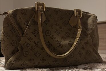 valentino crna torba: Shoulder bag, Louis Vuitton, Material: Leather