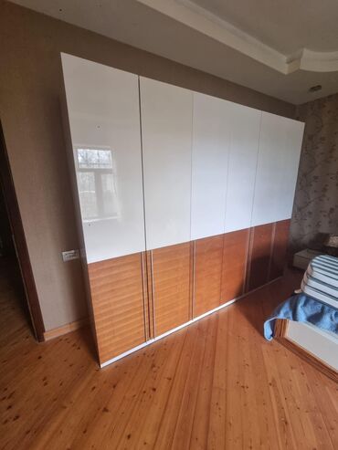 Dolablar: İşlənmiş, Açılan, 6 qapı Düz dolab, Dolab-asılqan