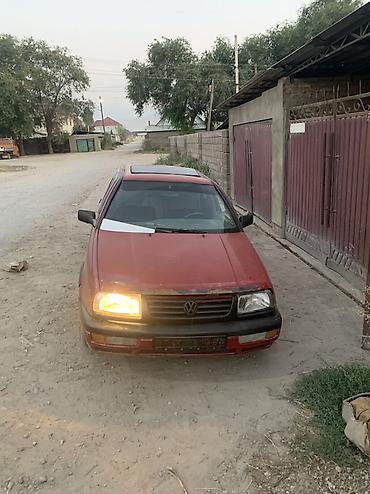 Транспорт: Volkswagen Vento: 1992 г., 1.8 л, Механика, Бензин, Седан — 1