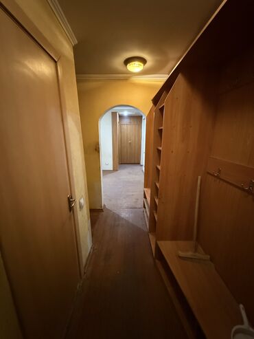 снять квартиру без риэлтора: 3 комнаты, 52 м², Хрущевка, 4 этаж, Старый ремонт