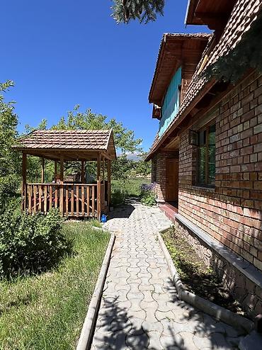 Недвижимость: Гостевой дом на Иссык-Куле, Бостери, Бостери, 7 мест, На месяц — 3