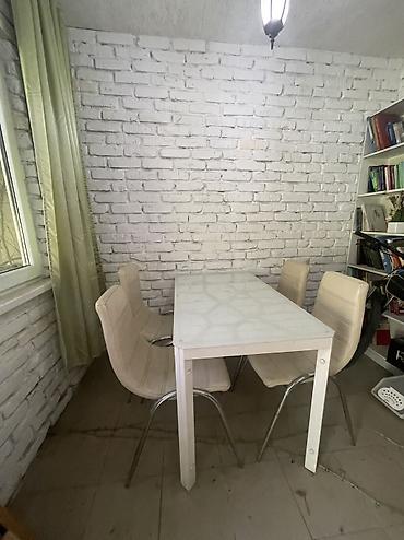 silver kitchen: Обеденный стол. Поверхность стекло. Каркас металический. 4 стула — 2
