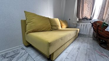 Диваны: Диван-кровать, цвет - Желтый, Б/у