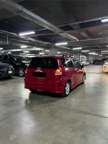 Honda: Honda Fit: 2002 г., 1.3 л, Вариатор, Бензин, Хэтчбэк at lalafo.kg — 4 Honda: Honda Fit: 2002 г., 1.3 л, Вариатор, Бензин, Хэтчбэк — 4