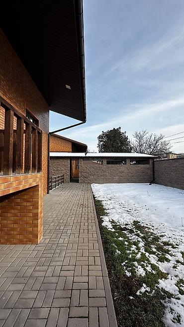 Продажа коттеджей и домов: Два новых дома на соседних участках в современном европейском стиле — 5