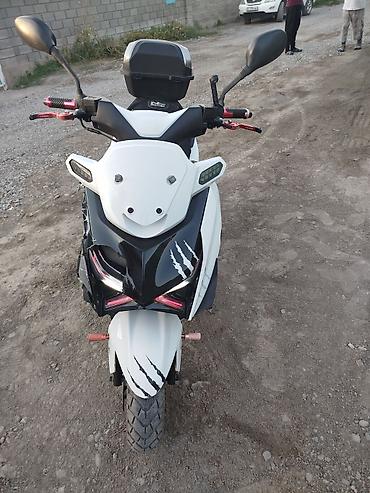 neta gt: Скутер Yamaha (50–150 см³, по классу/размеру) в спортивном стиле — 1