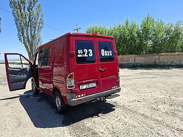 адмен спринтер: Mercedes-Benz Sprinter 311 CDI, короткая база, красный фургон. Кузов — 9