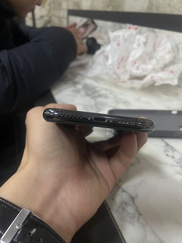 Apple iPhone: IPhone 11 Pro, Б/у, 256 ГБ, Зеленый, Чехол, 77 % — 3