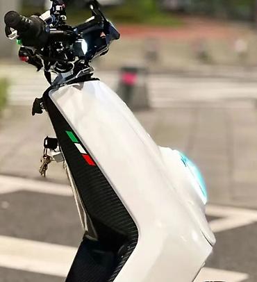 spica ruma: Ukrasni set nalepnica – Italijanska zastava (trikolore) za moto/auto — 5