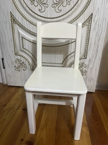 Təmir və tikinti: Uşaq stulu – ağ rəngdə, klassik dizayn. - Material: ağac (tam