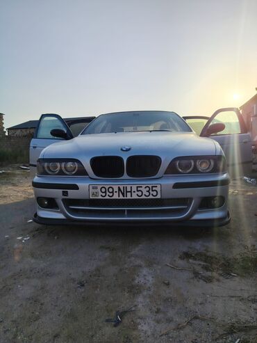 Mitsubishi: BMW 5 series: 3.5 l | 2001 il Sedan