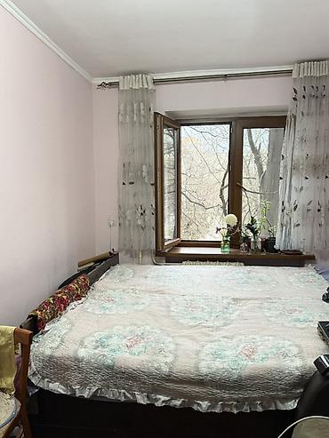 Продажа квартир: 3 комнаты, 55 м², Ак-Эмир рынок 3 этаж, Старый ремонт — 3