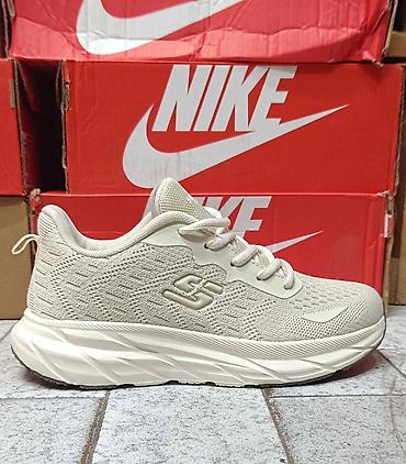 24 akcija: Skechers 
Brojevi od 36 do 41
Cena 3.300 din — 5