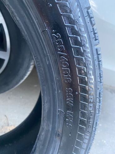 kamaz diskisi: İşlənmiş Şin Bridgestone 255 / 40 / R 18