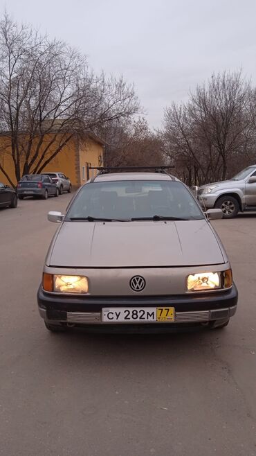 Volkswagen: Volkswagen Passat: 1989 г., 1.6 л, Механика, Бензин, Универсал