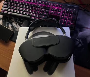 Qulaqcıqlar: Airpods Pro Max 1500 manata almışam. 2 İl istifadədən sonra