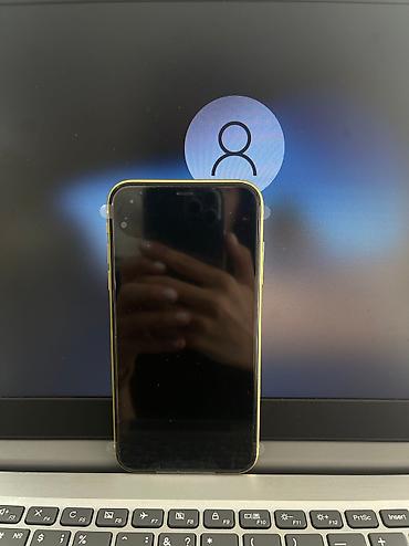 iph: IPhone 11, Б/у, 128 ГБ, Желтый, Зарядное устройство, Защитное стекло, Кабель — 3