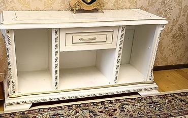 qonağ desti: Klassik üslubda ağ rəngli qonaq otağı mebel dəsti Tərkibi: - 2 ədəd — 1