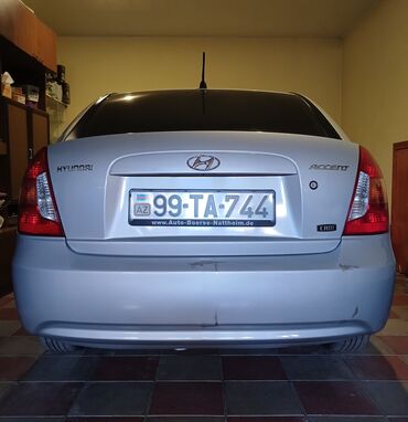 hunday satafe: Hyundai Accent: 1.5 l | 2007 il Sedan