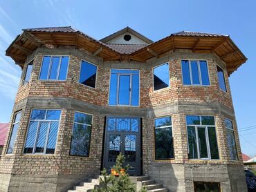 шкаф с раздвижными дверями: Алюминиевые окна на заказ, Витражные, Платная установка