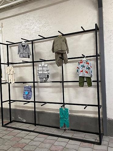 стелаж для бутика: Металлическая стеллаж‑стойка для магазина одежды - Конструкция — 1