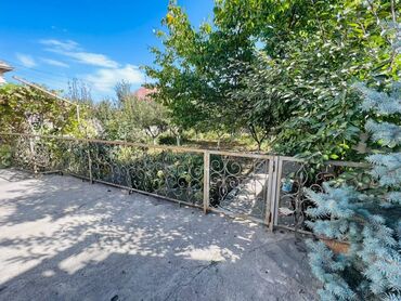 аренда дом ак орго: 300 м², 8 комнат, Парковка, Забор, огорожен