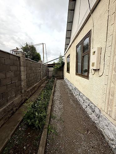 Продажа коттеджей и домов: Продается уютный дом в Сокулуке, верхняя зона. 🏡 Участок — 3 сотки 🏠 — 8