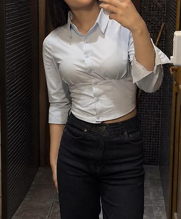 Qadın köynəyi – açıq mavi, qısa kəsim - Model: Qısa (crop) köynək -