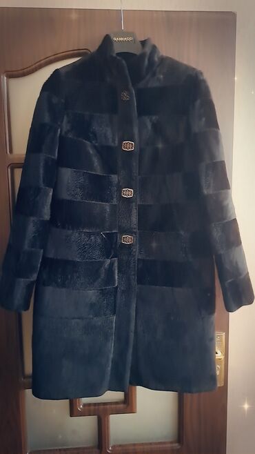 qara palto: Пальто XL (EU 42), цвет - Черный