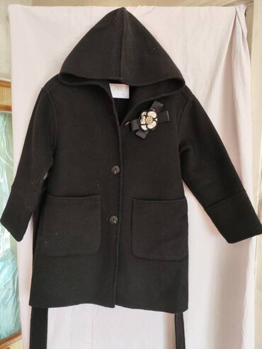 школьный кофта: Пальто для девочки, кашемир, капюшон ZARA, на 5-7 лет