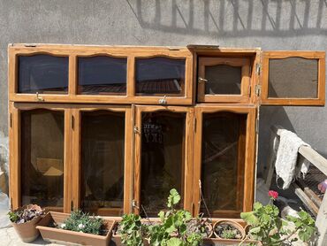 Деревянные окна: Двухстворчатое Деревянное окно Б/у, Платная установка