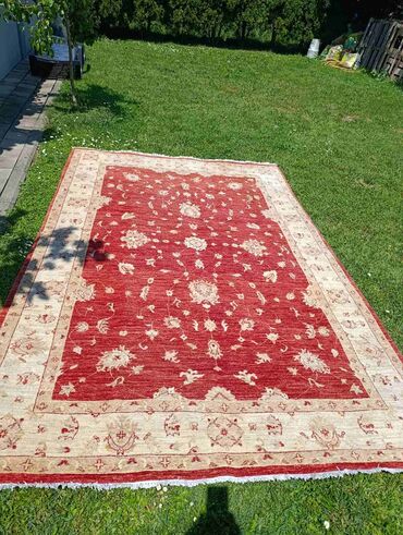 razno cvece slike: Carpet, Rectangle, color - Red